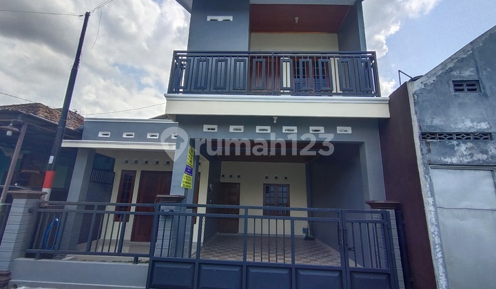 Rumah Cantik 2 Lantai Di Utara Pamela 7 Purwomartani Kalasan Jogja