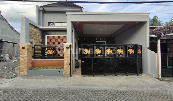 Beautiful Spacious Grand House Near North Model Elementary School Jogjabay Jogja Fxx 1