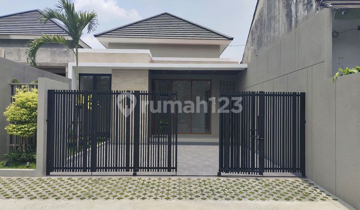 Rumah Dijual Cantik Megah Carport 2 Mobil Siap Hunidi Purwomartani Kalasan Jogja 2