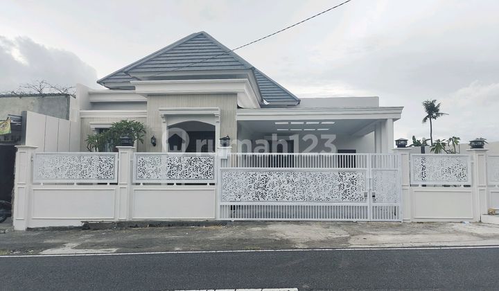 Rumah Cantik Megah Full Furnish di Besi Jangkang Ngaglik Sleman Jogja