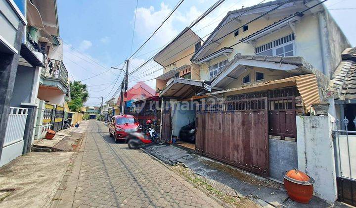 Dijual Rumah 2 Lantai Danau Paiai Sawojajar Carport Luas Perlu Renovasi 2