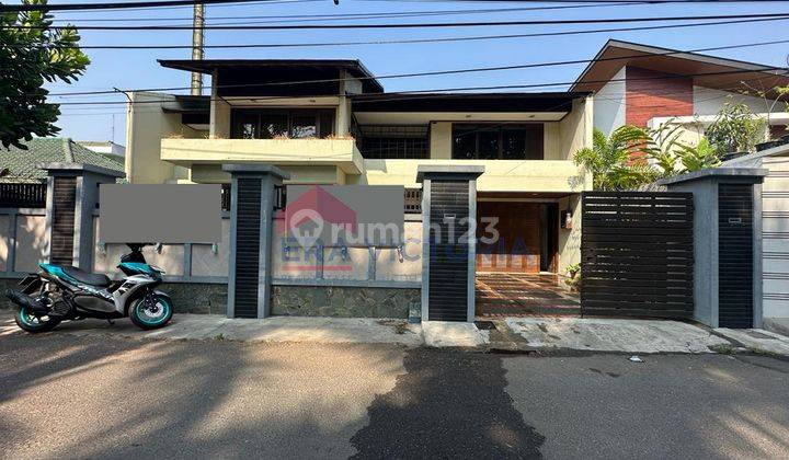 Dijual Rumah Besar 2 Lantai Tengah Kota Kondisi Istimewa Area Kota Kota Malang 1