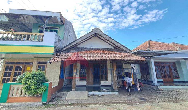 Rumah 2 Lantai Cocok Untuk Kos di Pinggir Jalan Ramai  2