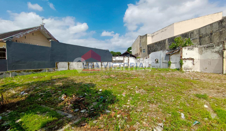 Strategic Land Near MOG & UNMER, Suitable for Houses or Boarding Houses.