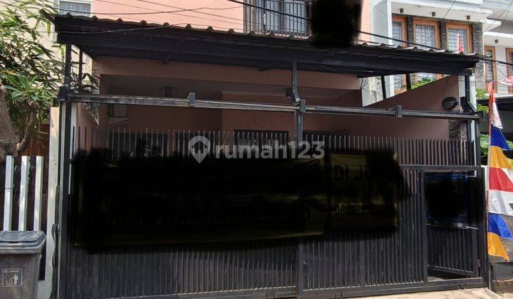 Rumah 2 Lantai Dekat Dengan Area Blol M 2