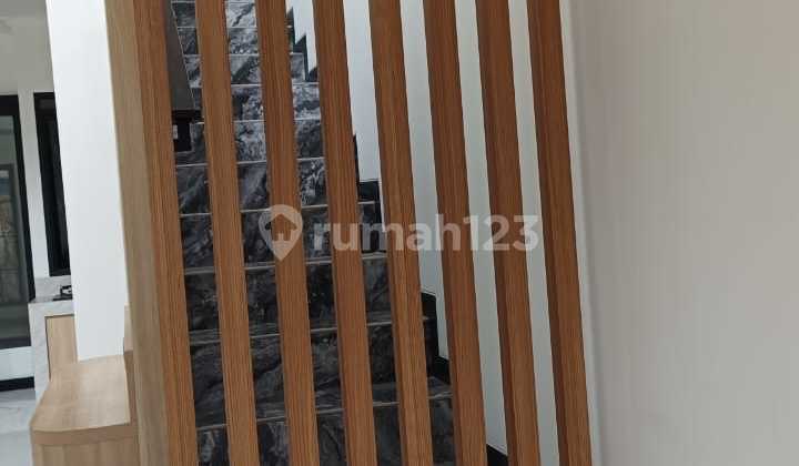 Hidden Gem di Jl. Cempaka Putih Barat! Modern Classic Home 2