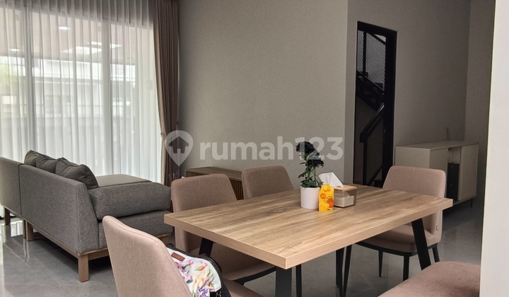 Rumah Baru Dibangun 2 Lantai Full Furnish