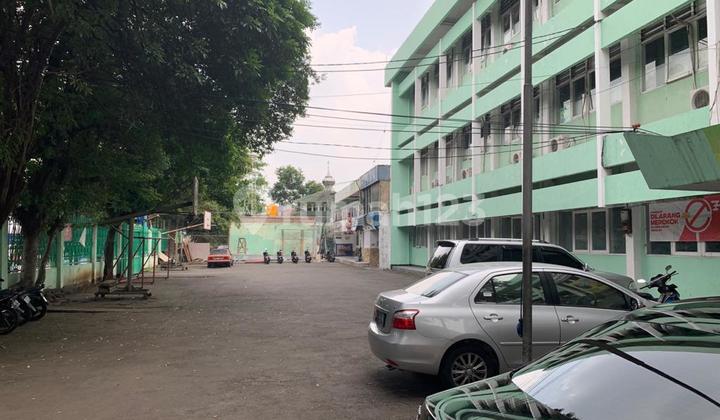 FOR RENT: FORMER SCHOOL BUILDING IN TEBET BARAT DALAM RAYA, SUITABLE FOR VARIOUS BUSINESSES. FOR RENT: FORMER SCHOOL BUILDING IN TEBET BARAT DALAM RAYA, SUITABLE FOR VARIOUS BUSINESSES.