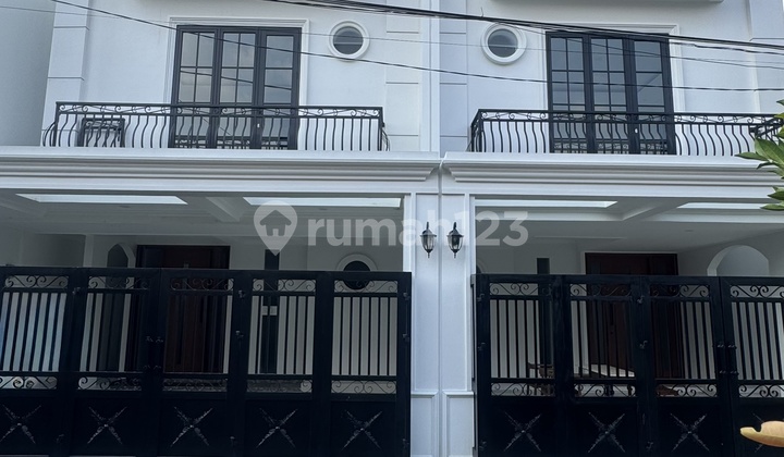 Brand New Rumah 200/79 4kt American Classic Slangkah Mall Cinere  1