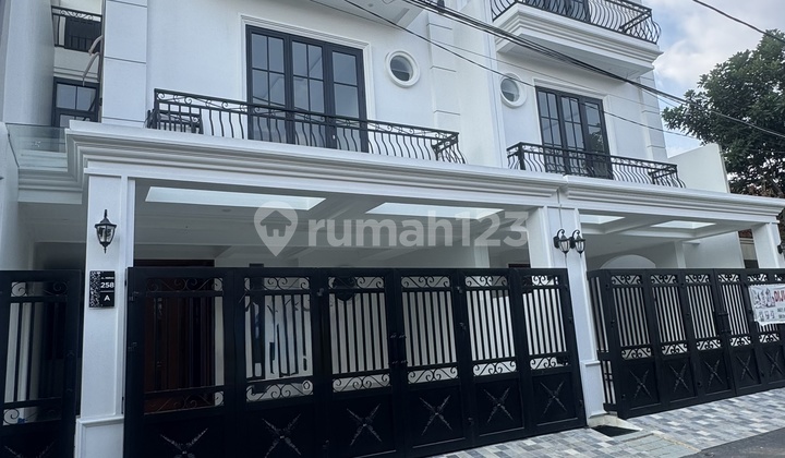 Brand New Rumah 200/79 4kt American Classic Slangkah Mall Cinere  2