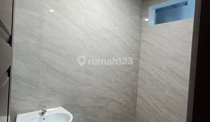 Rumah Baru Gress Somerset Citraland Surabaya 2,5 Lantai Hadap Utara 2