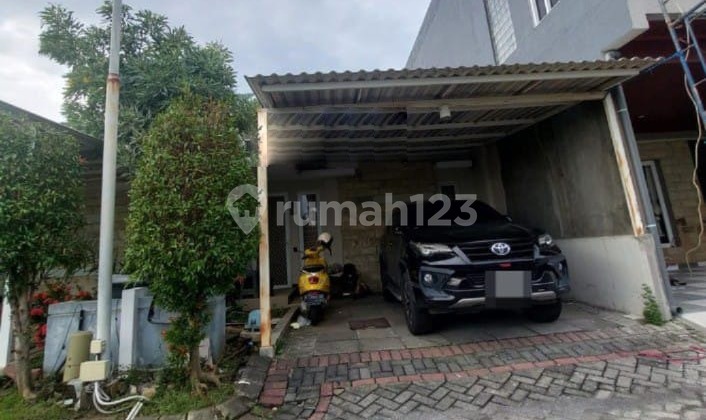 For sale Sukolilo Dian Regency. A green and secure area. Away from the crowds. 1