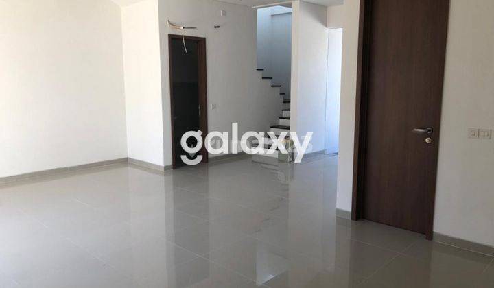 Rumah Graha Natura Surabaya 2 Lantai Hadap Utara 2