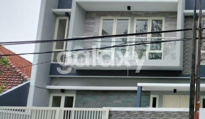 Rumah Manyar Tirtomoyo Surabaya Timur Hadap Utara 2