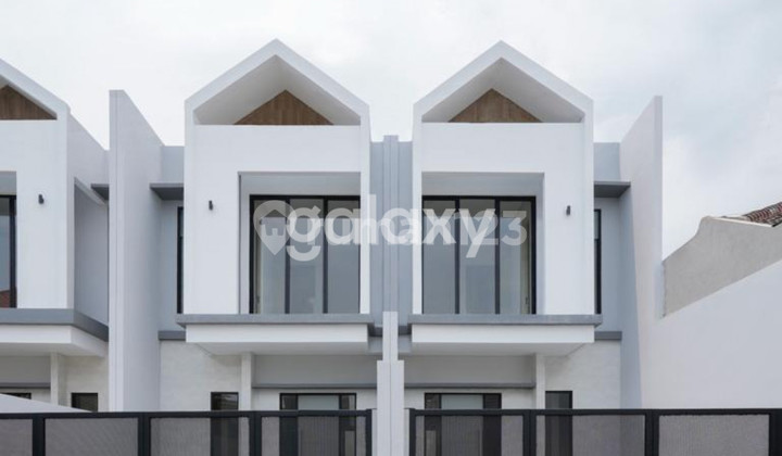 Rumah Lebak Arum Surabaya Timur 2 Lantai Hadap Utara 1