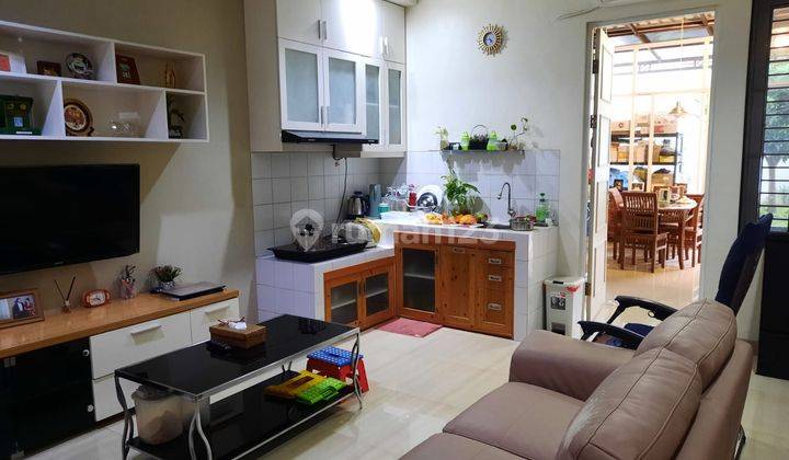 Disewakan Rumah Bagus Luas Full Furnished SHM 2 Lantai di Vila Dago Pamulang