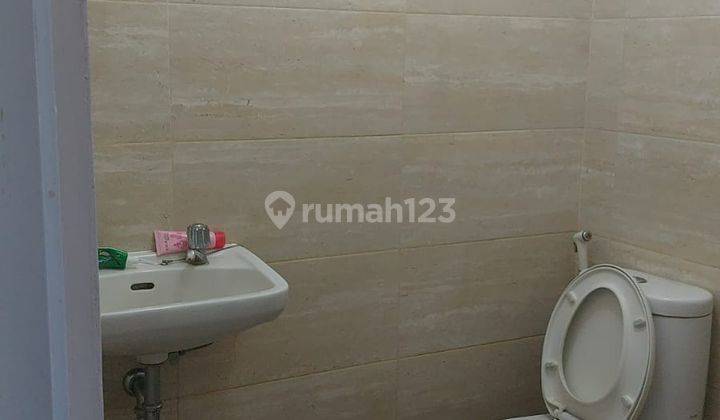Rumah 2 Lantai Semi Furnish di Cluster Pamulang 2