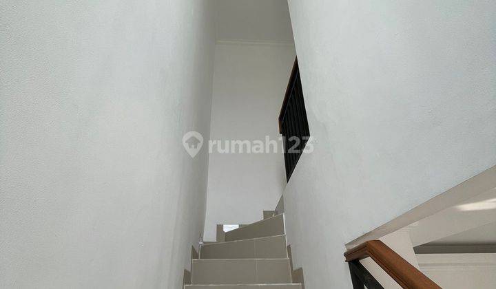 Rumah Minimalis 2 Lantai Cantik Murah 2