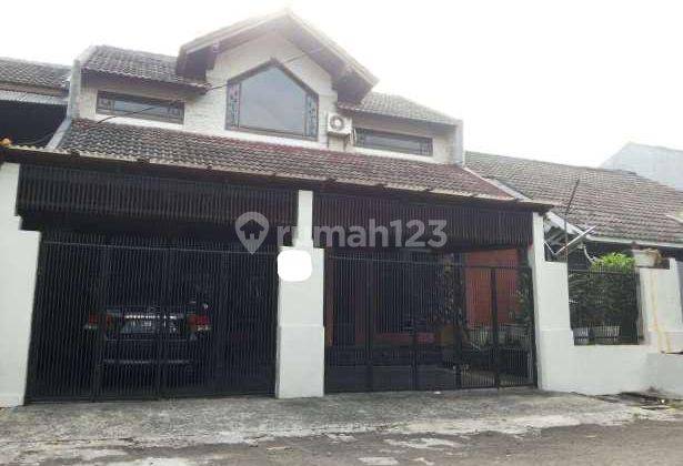 Dijual Cepat Rumah Bagus 2 Lantai Semi Furnished  1