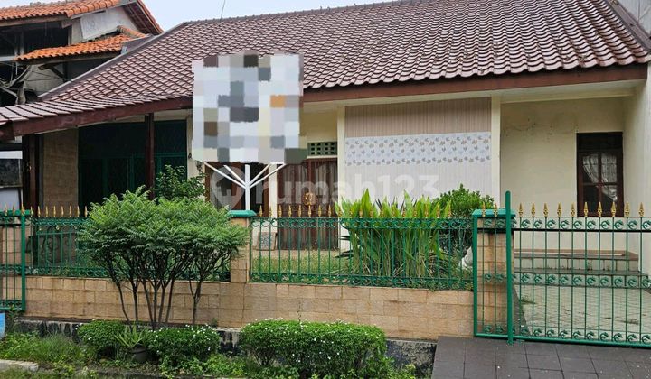 For Rent: Spacious, Strategic, Nice House in Pamulang For Rent: Spacious, Strategic, Nice House in Pamulang