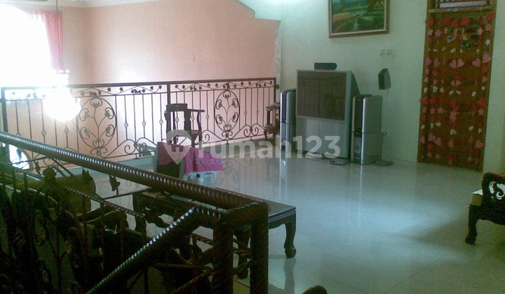 Disewakan Rumah 2 Lantai Bagus Luas Minimal 2 Tahun di Pamulang