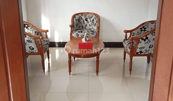 Dijual Rumah Bagus Luas 2 Lantai Semi Furnished SHM di Cilandak 2