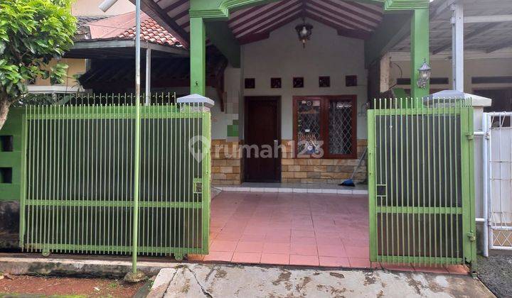 Disewakan Rumah Luas Semi Furnished Bertingkat di Pamulang 1