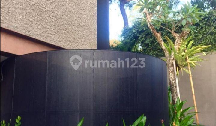 Dijual Rumah Minimalis Luas 3 Lantai Ada Private Pool di Kemang