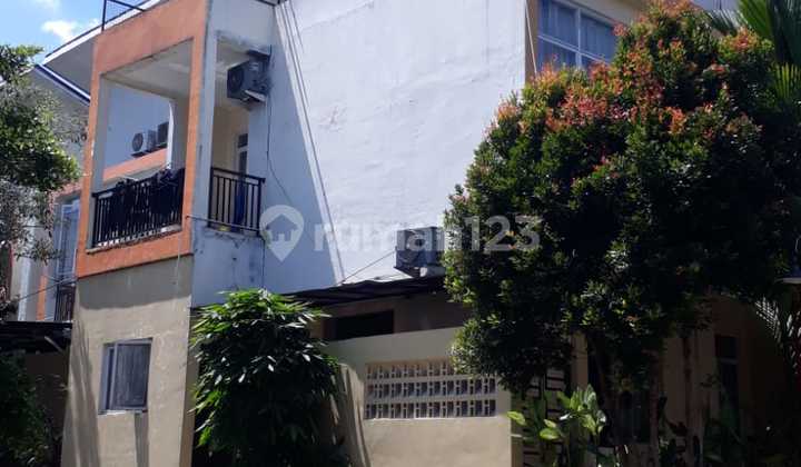 For Sale, Nice 2.5-Story Hook House, Spacious, Ciputat. 2