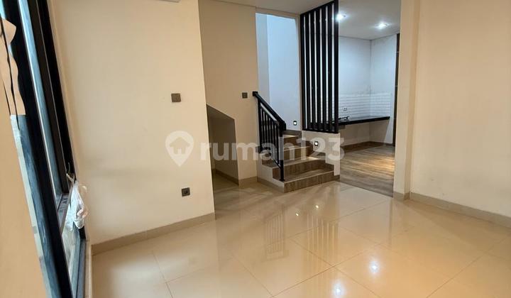 For Rent 2-Story House Strategic Semi Furnished in Pamulang
