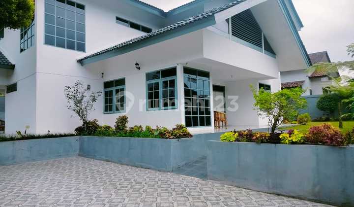For Sale: Nice, Spacious, Fully Furnished Villa with Complete Facilities, Freehold Title in Puncak For Sale: Nice, Spacious, Fully Furnished Villa with Complete Facilities, Freehold Title in Puncak