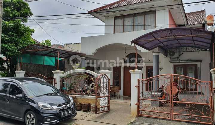 Disewakan Rumah 2 Lantai Luas Semi Furnished SHM di Pamulang 1