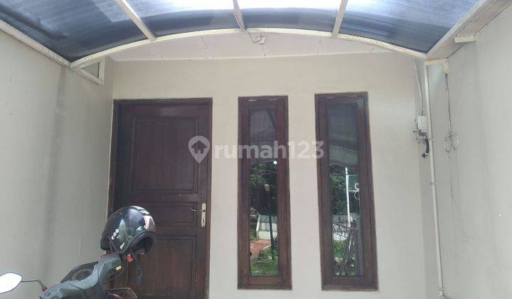 Disewakan Rumah Bagus SHM di Villa Dago Pamulang 2