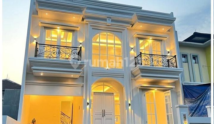 Dijual Rumah Mewah 2 Lantai SHM + Kolam Renang di Jakarta Selatan