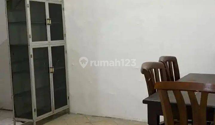 Disewakan Rumah Bagus Luas Semi Furnished SHM di Pamulang 2