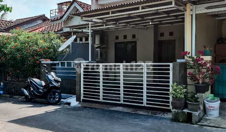 For Rent: Semi-Furnished Ready-to-Occupy House in Vila Dago Pamulang For Rent: Semi-Furnished Ready-to-Occupy House in Vila Dago Pamulang