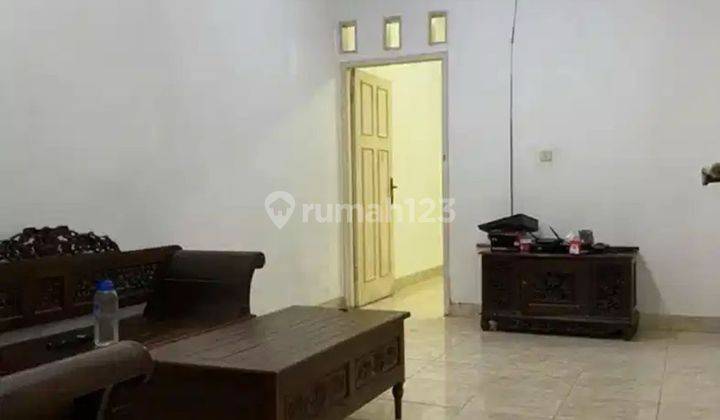 Disewakan Rumah Bagus Luas Semi Furnished SHM di Pamulang 1