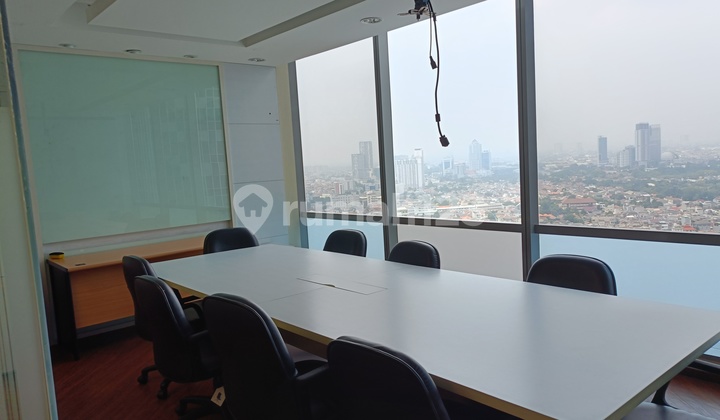 Ruang Kantor Furnished. Siap Pakai. Bebas Gage. Dekat Mall