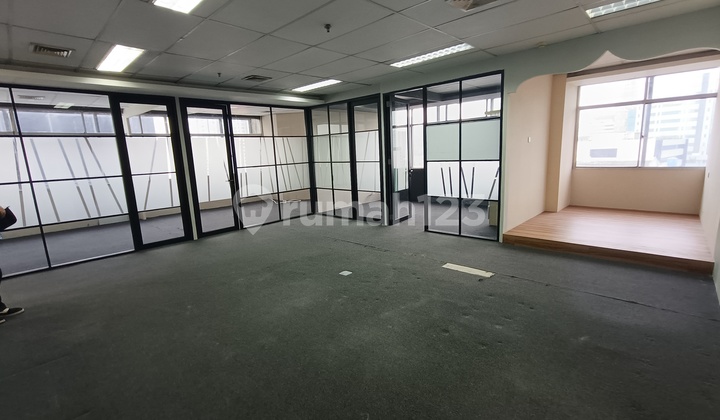 Office Space Already Partitioned. No Fees. In Front of LRT Station. Office Space Already Partitioned. No Fees. In Front of LRT Station.