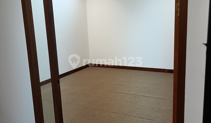 Affordable Office Space. Accessed by LRT, Transjakarta. Free Parking.