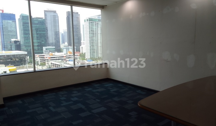 Office Space, Lift Access. No Odd-Even Traffic Restrictions. Served by Transjakarta and LRT. Suitable for Law Firm Offices. Close to Plaza Festival, Apartments, and Hotels.