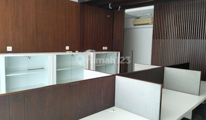 Ruang Kantor Full Furnished Siap Pakai Bebas Ganjil Genap free Overtime. Dekat ke Mall, Apartemen, Hotel. Dekat ke MRT, halte Transjakarta  2