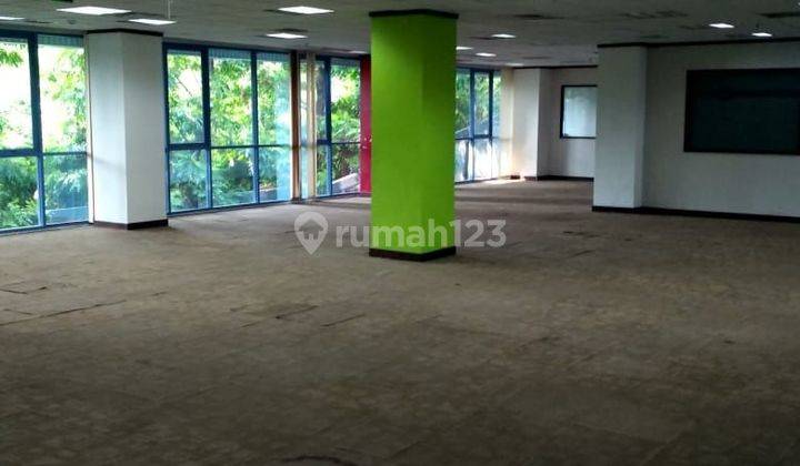 Space Office Available di lantai dasar. Dekat Pejaten village. Harga terjangkau. Parkir luas. 2