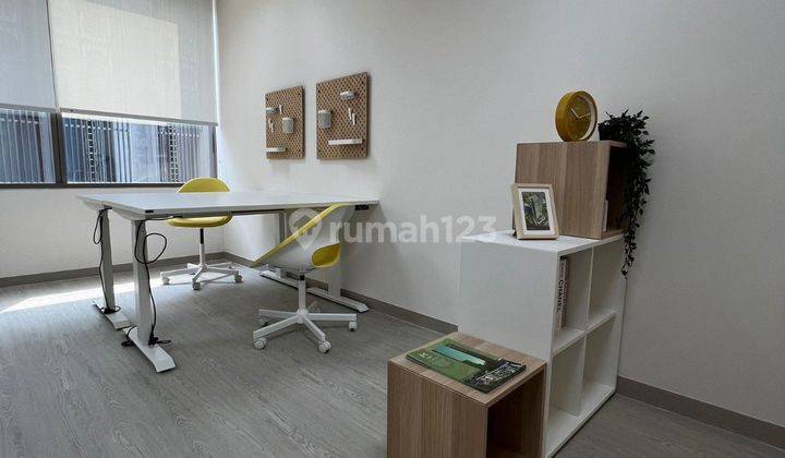 Ruang Kantor Full Furnished Siap Pakai Bebas Ganjil Genap. Dilalui Transjakarta. Fasilitas gedung lengkap  2