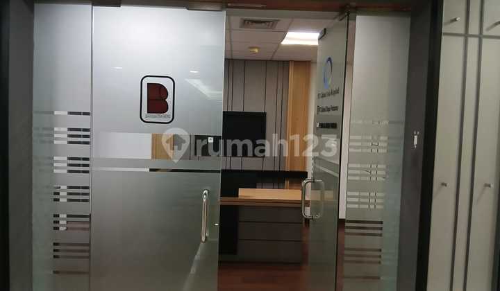 Furnished Office Space Ready to Use. Access to LRT, Transjakarta. Affordable Price.