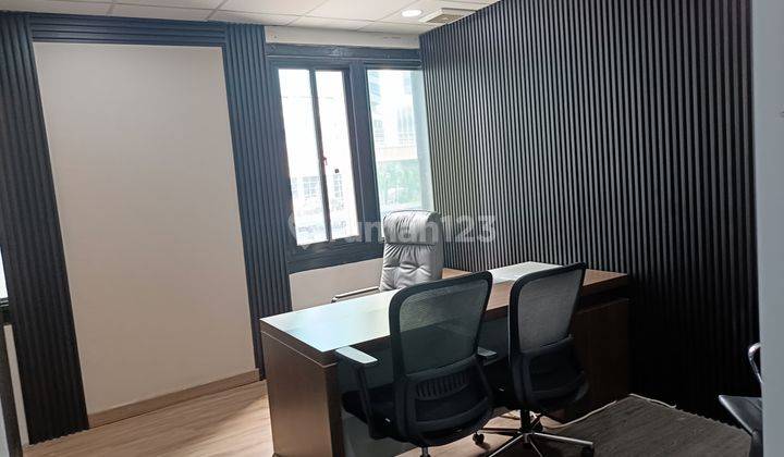 Ruang Kantor Furnished Siap Pakai. Depan Halte Transjak. 