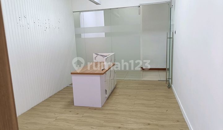 Ruang Kantor Cocok Untuk Start-up. Depan Halte Transjak. Fasilitas Lengkap