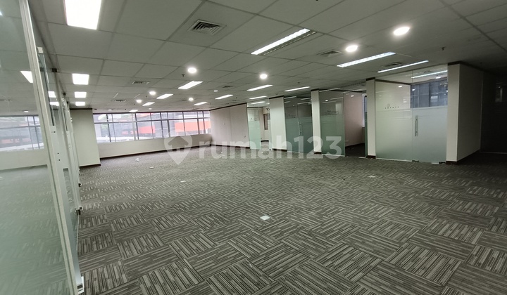 Kantor Partisi N Karpet Siap Pakai Bebas Gage. Depan Sta Lrt. Ada Bank Mandiri