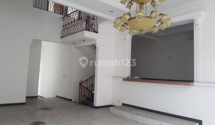 Rumah 2,5 Lantai di Permata Buana, Jakarta Barat 1