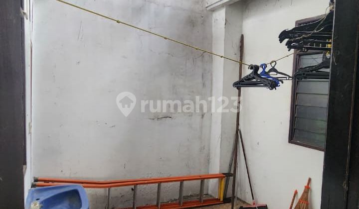 Rumah di Perumahan Bugel Indah Karawaci Tangeran 2